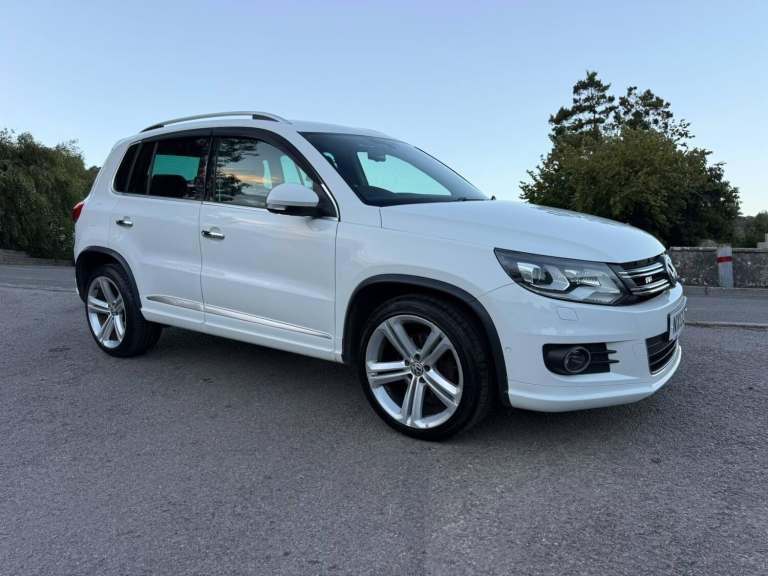 2013 Volkswagen Tiguan 2.0 TDI BlueMotion Tech R-Line SUV Diesel Automatic