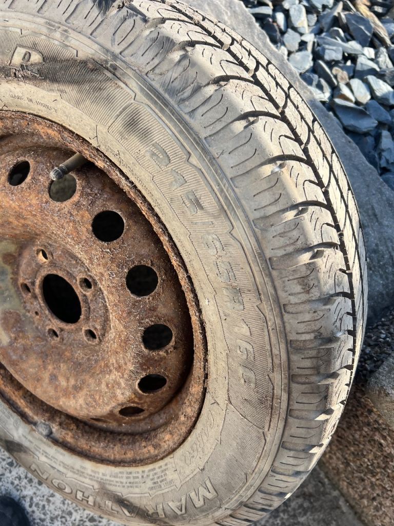 215/65/16 Goodyear tyre brand new