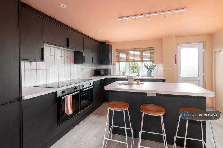 6 bedroom house in Sheridan Road, Bath, BA2 (6 bed) (#2816953)