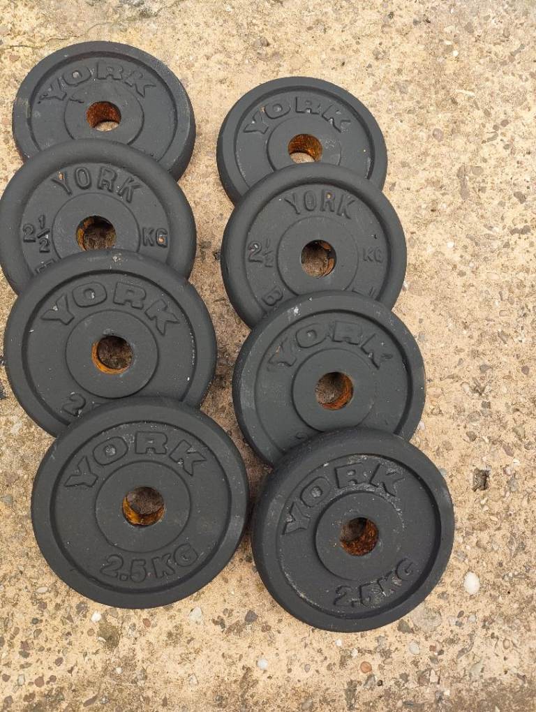 Gym equipment weighs 8 x 2.5kg 