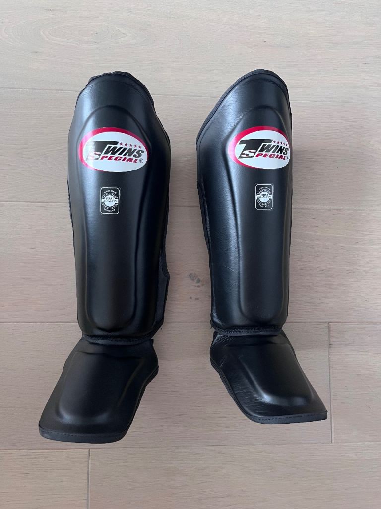 Twins Special Shin Guards - Medium/Black, Good Condition