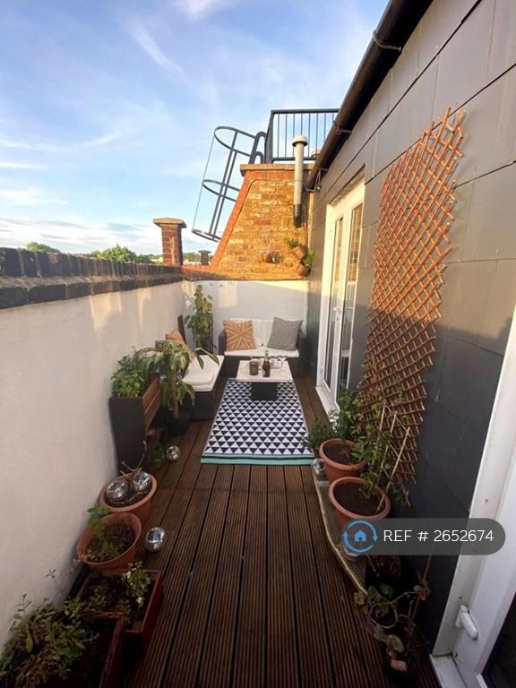 2 bedroom flat in Mill Lane, London, NW6 (2 bed) (#2652674)