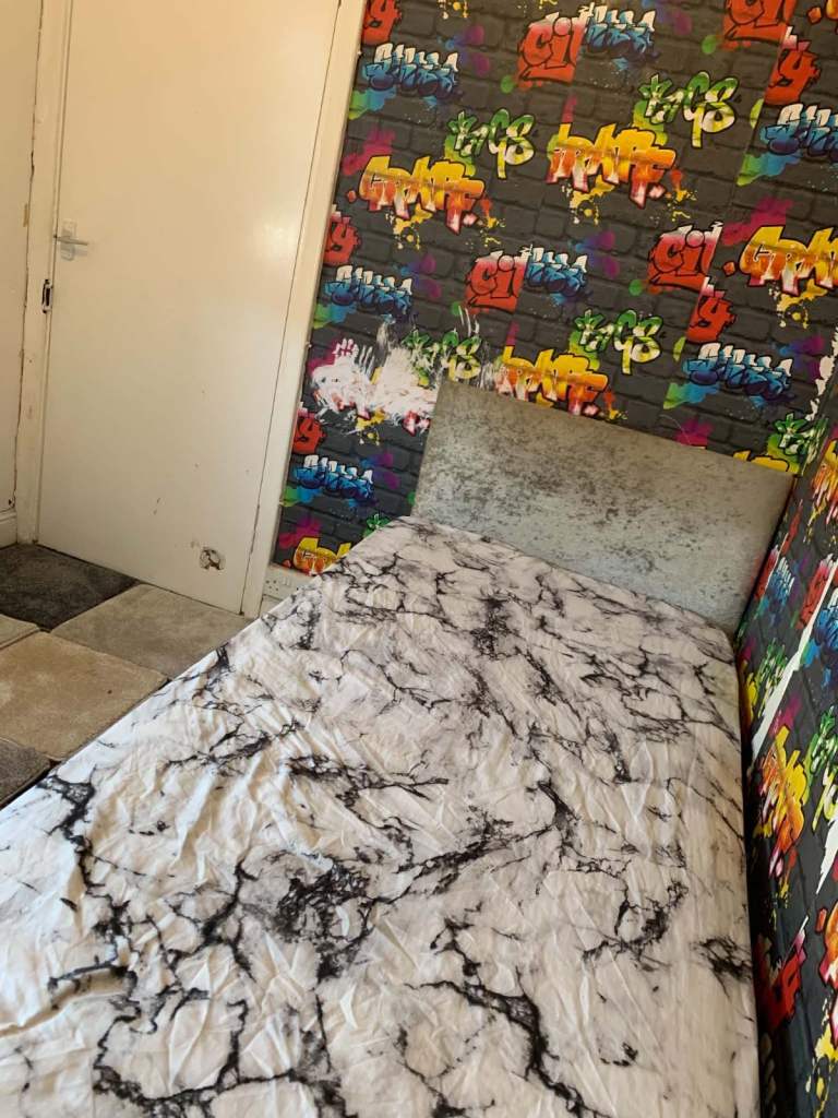 1 double room and 1 single room to rent