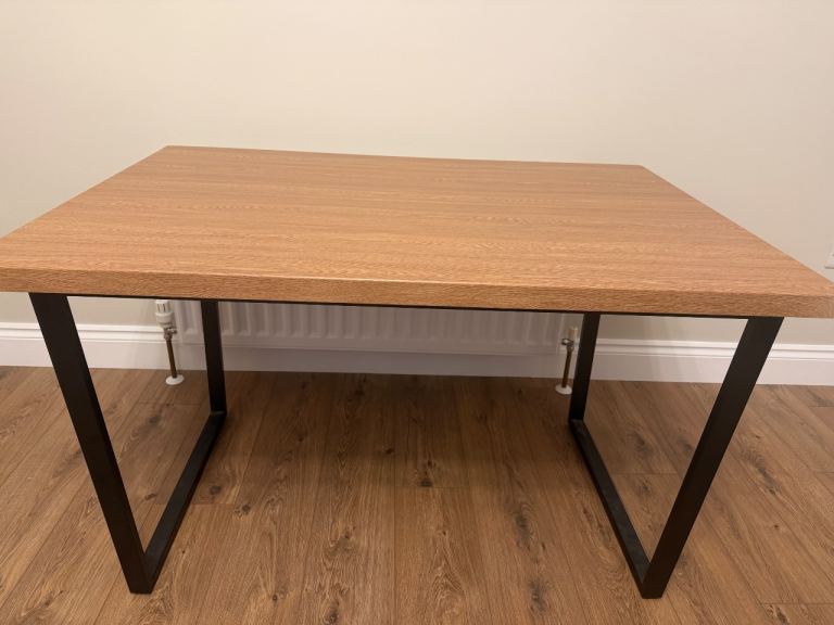 Office desk 