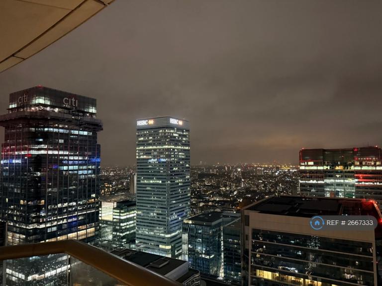 1 bedroom flat in One Park Drive, London, E14 (1 bed) (#2667333)