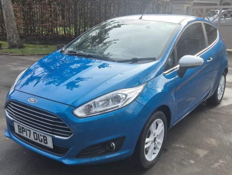 SAT NAV. FULL - Ford Main Dealer Service History. Low Mileage. 2017 - Ford Fiesta Zetec Blue Edition