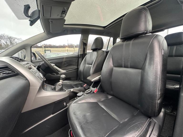 2010 Toyota Verso 2.0 D-4D TR Lthr/Pan Rf 5dr MPV Diesel Manual