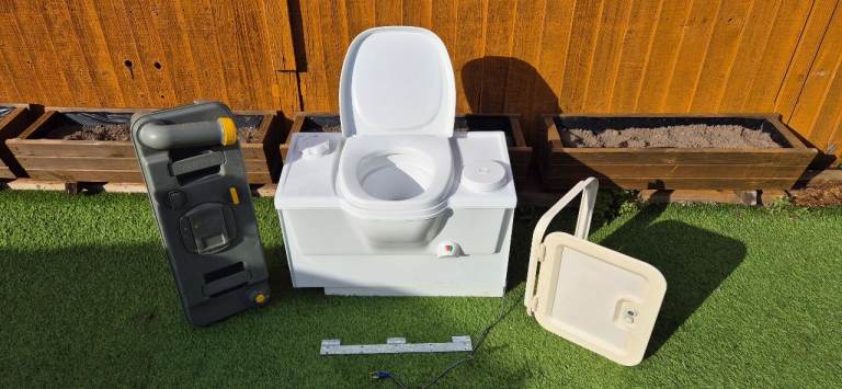 THETFORD PORTA POTTI cassette toilet with 12V flush for camper caravan motorhome boat.