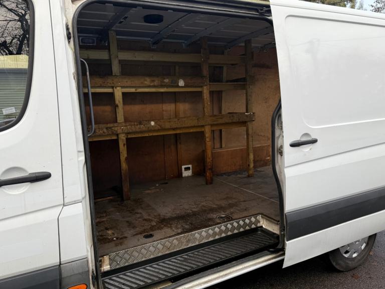 2018 MERCEDES SPRINTER 2.1L DIESEL WHITE MANUAL MWB LOW ROOF PANEL VAN - 194K