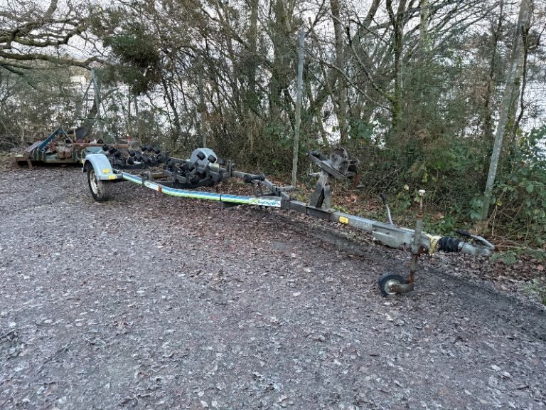 Rapide roller boat trailer 