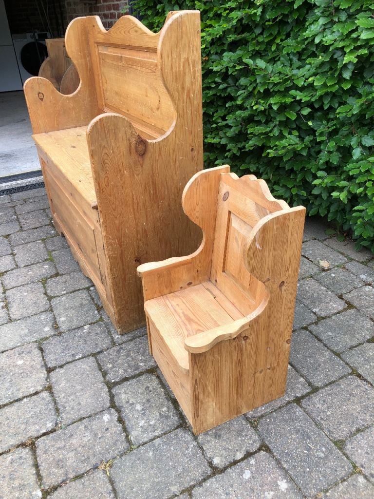 SMALL CHILD’S CHAIR. STORAGE PEW. MONKS BENCH. Delivery possible.