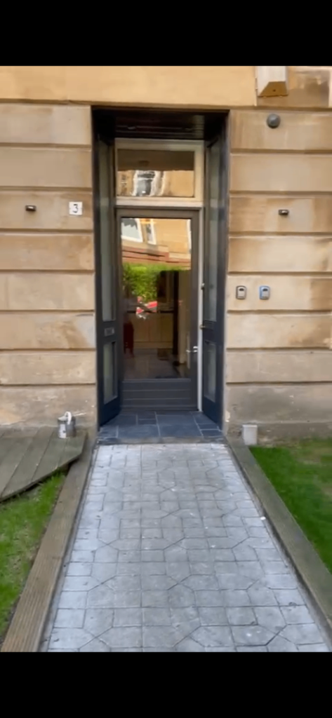 West End Luxury 2 Bed Garden Flat