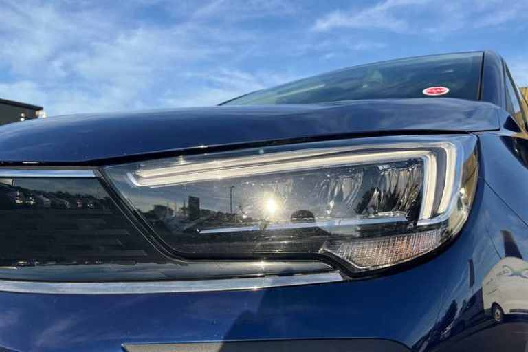 2022 Vauxhall Crossland 1.2 Design 5dr HATCHBACK PETROL Manual