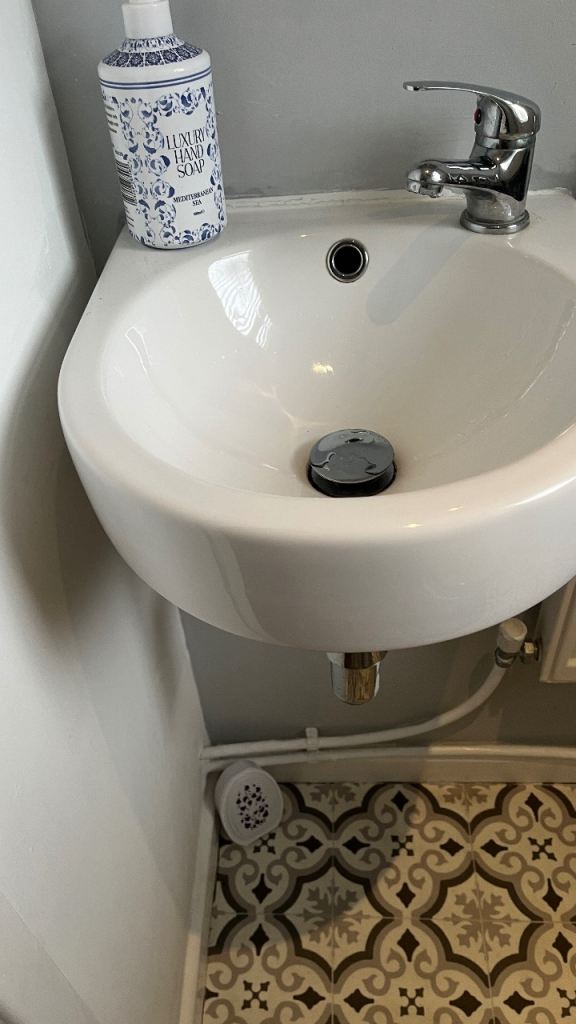 White Ceramic Wall-Hung Basin & Mixer Tap - Good Condition