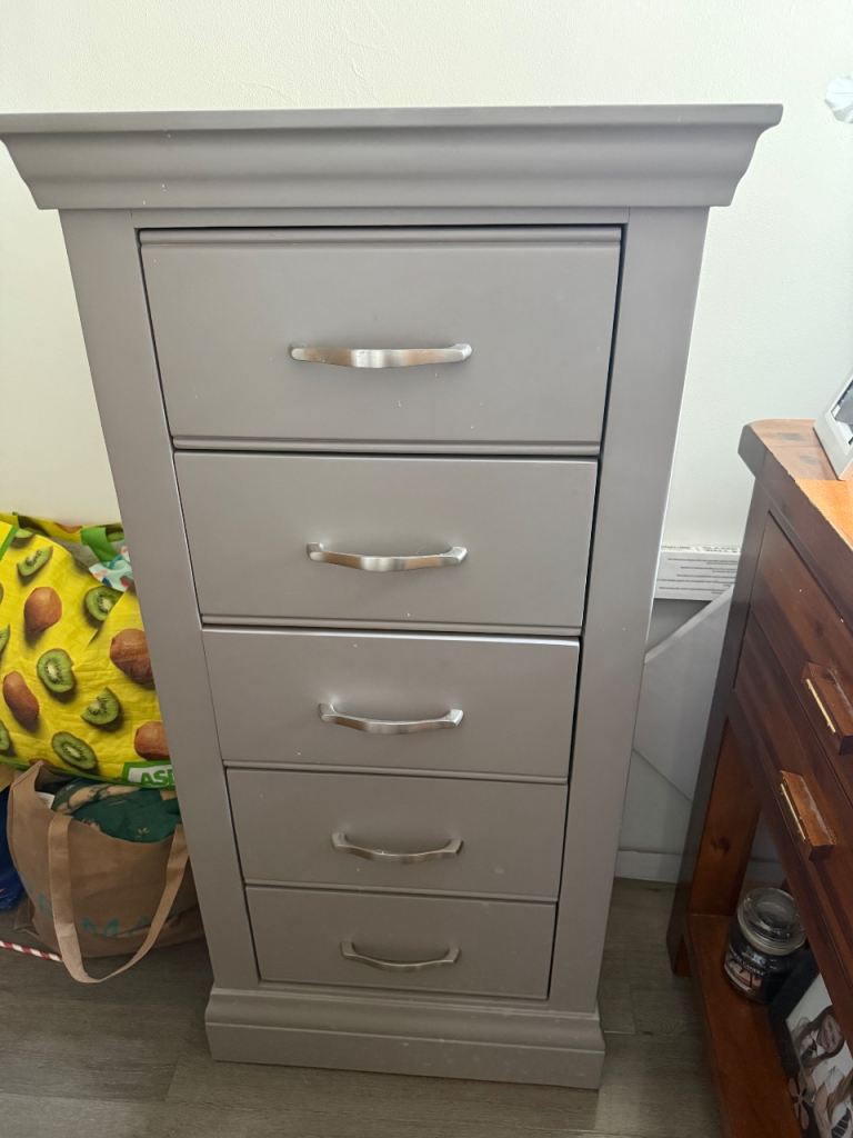 Grey Chest of 5 Drawers – Good Condition