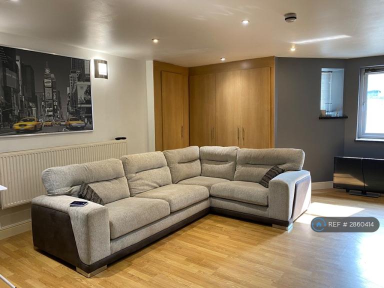 1 bedroom in Belmont Street, Huddersfield, HD1 (#2860414)