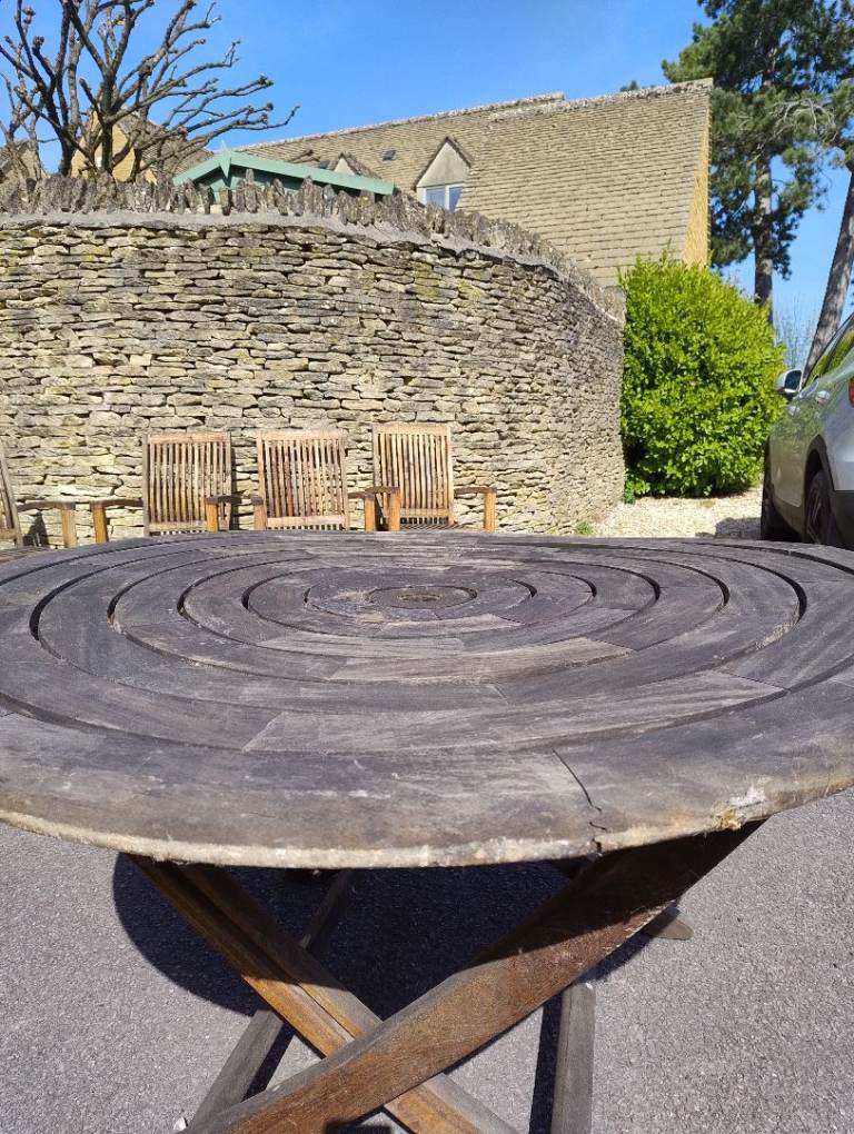 5 Foot Diameter teak table