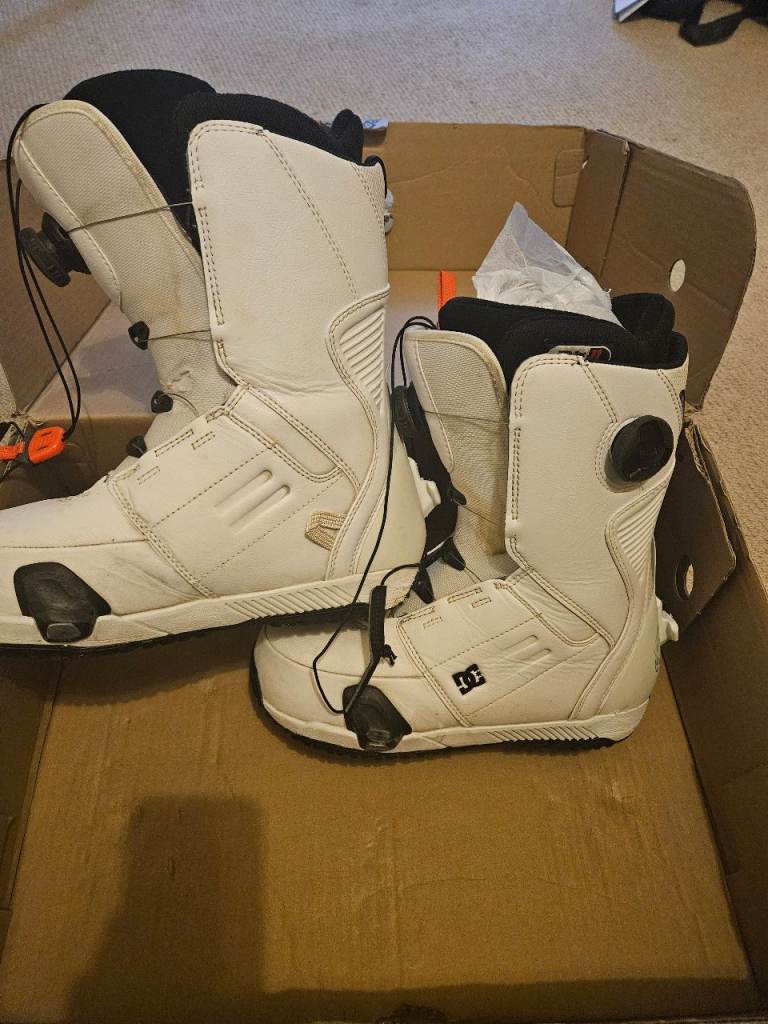 Dc burton step on snowboard boots