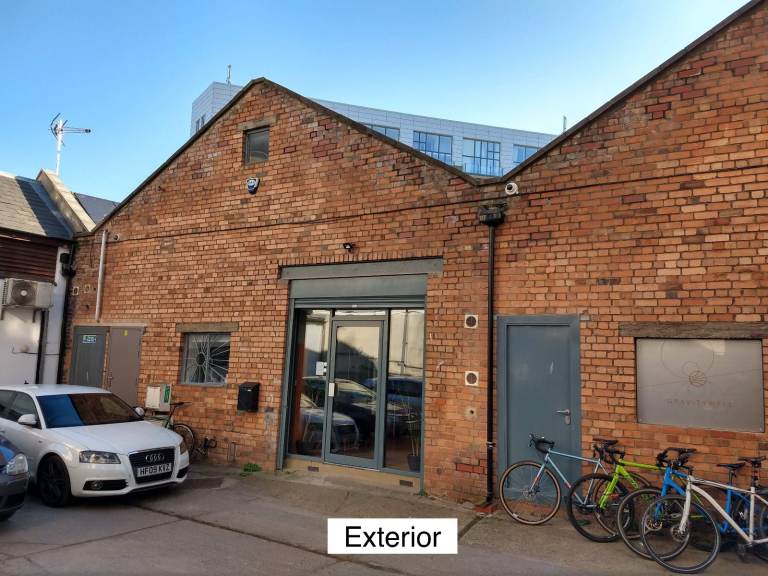 Stylish serviced office studio in a fantastic BS1 location