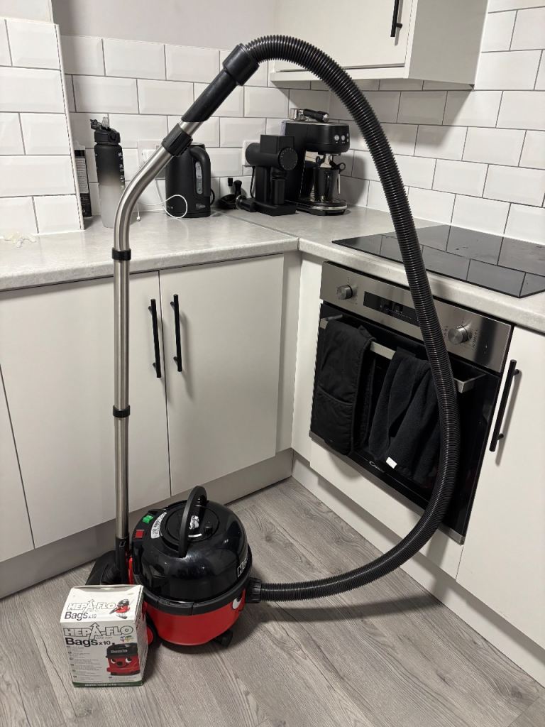 Henry Nrv160 Corded hoover 