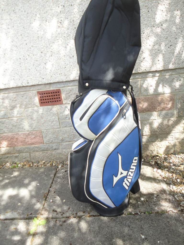 Golf bags, taylormade, mizuno, and ping £75 each 