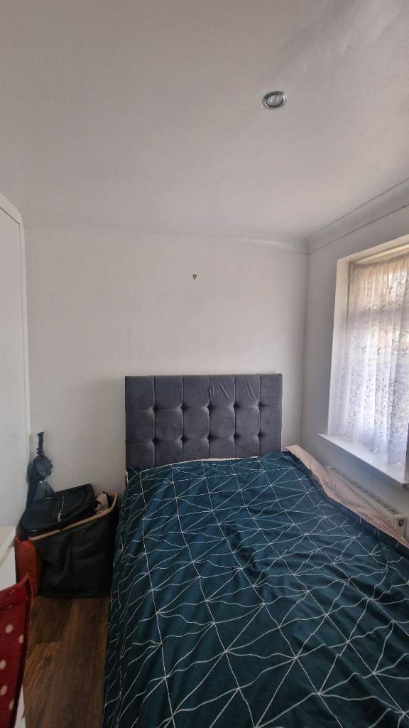 Bedroom to rent 