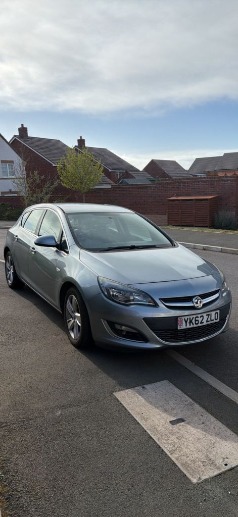 Vauxhall, ASTRA, Hatchback, 2012, Manual, 1956 (cc), 5 doors