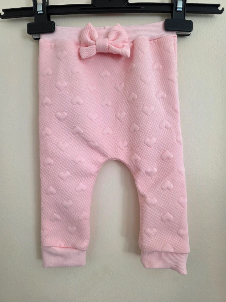 🩷 Baby Girl Pink Embossed Heart Pattern Bow Trousers / Leggings (6-9 Months)
