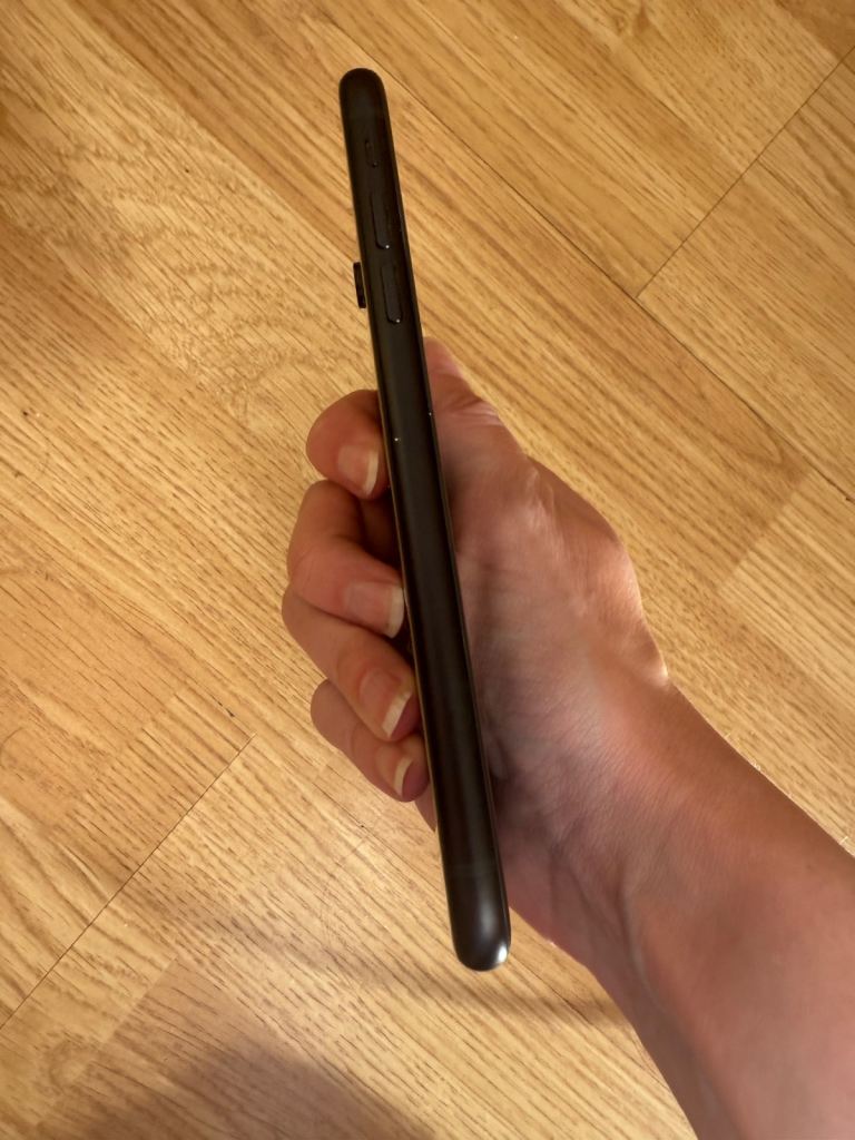 VGC GENUINE APPLE IPHONE XR 64GB + x2 CASETIFY CASES AND APPLE ACCESSORIES