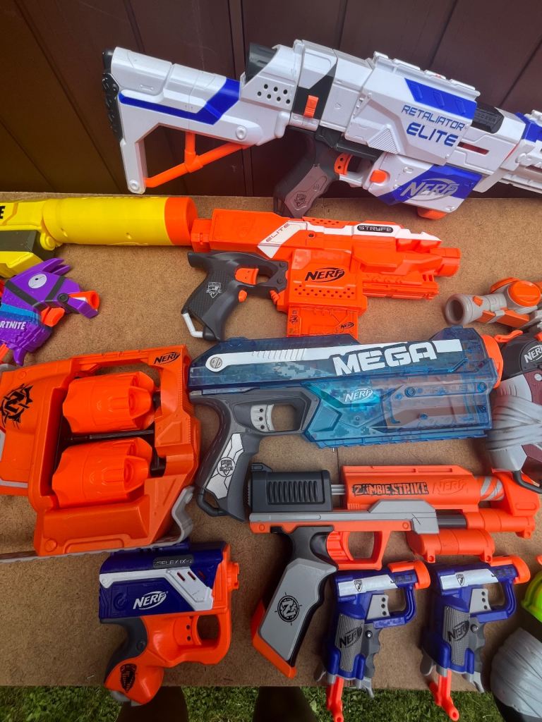 NERF GUNS AND ACCESSORIES COLLECTION *new condition*