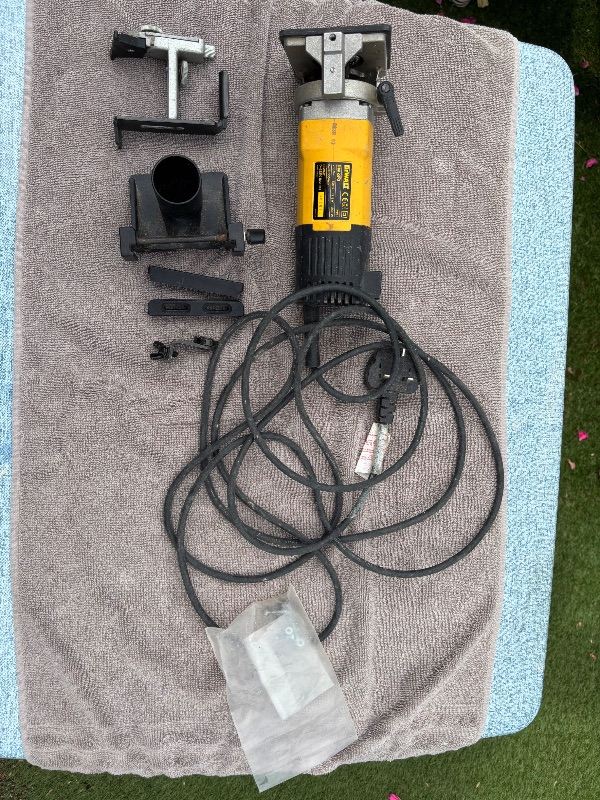 DEWALT Laminate Trimmer in Good Condition