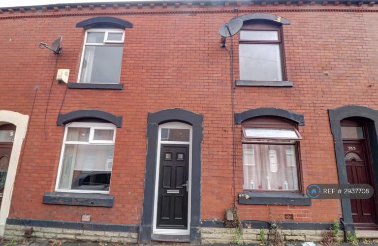 2 bedroom house in Ripponden Road, Oldham, OL1 (2 bed) (#2937708)