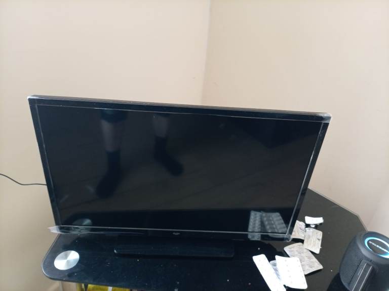 Brand new bush smart 24inc tv