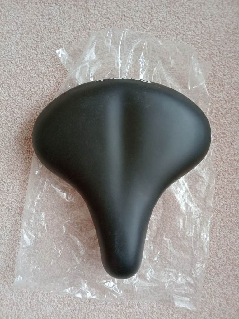 Reebok extra wide bike saddle seat