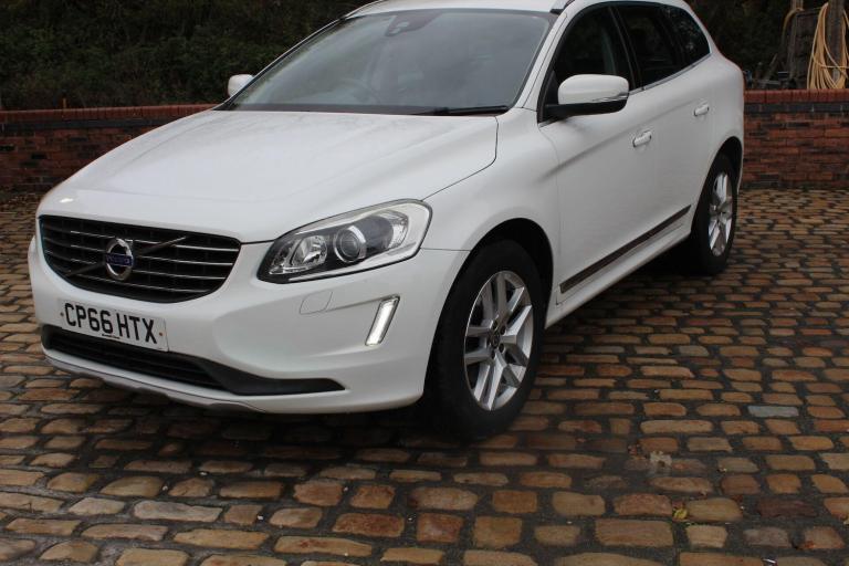 2016 Volvo XC60 D5 [220] SE Lux Nav 5dr AWD Geartronic ESTATE DIESEL Automatic