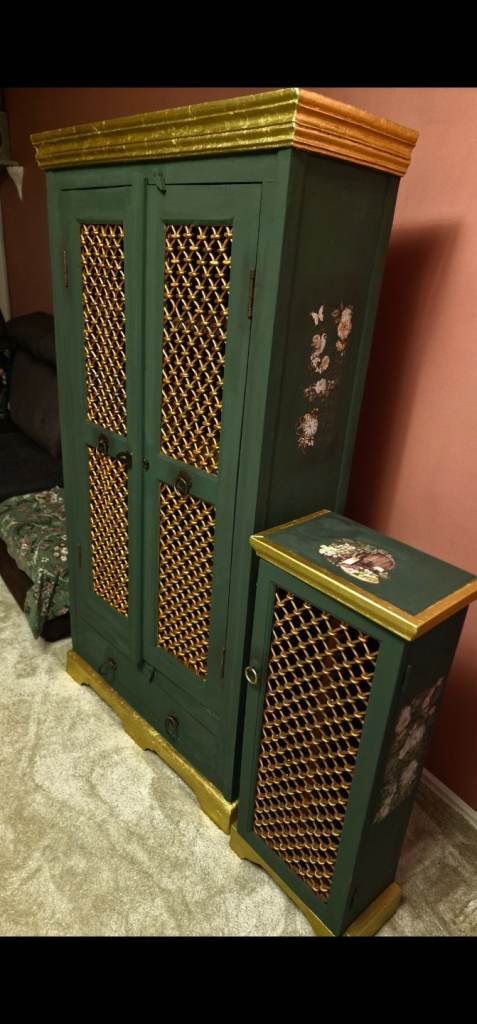 Hand painted Solid wood Shelf Cabinet Coffee Table Cd Rack Amsterdam green