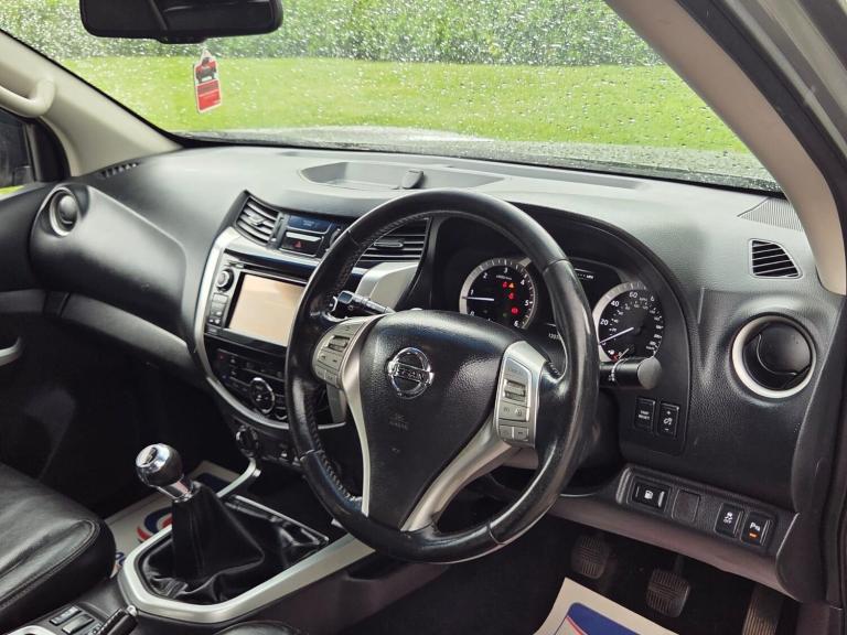 2016 Nissan Navara Double Cab Pick Up Tekna 2.3dCi 190 4WD PICK UP DIESEL Manual