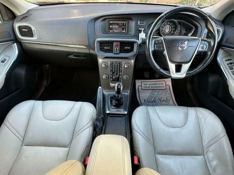 2015 Volvo V40 1.6 D2 SE Lux Euro 5 (s/s) 5dr HATCHBACK Diesel Manual