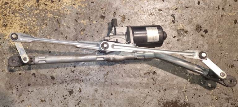 Fiat Punto Front Wiper Motor And Linkage 159200 - 7,35 2004