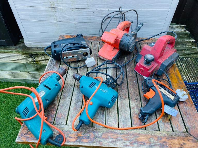 2 x Planes (PAT Tested), 1 x Jigsaw, 2 x Drills & A Glue Gun…£5.00 Each