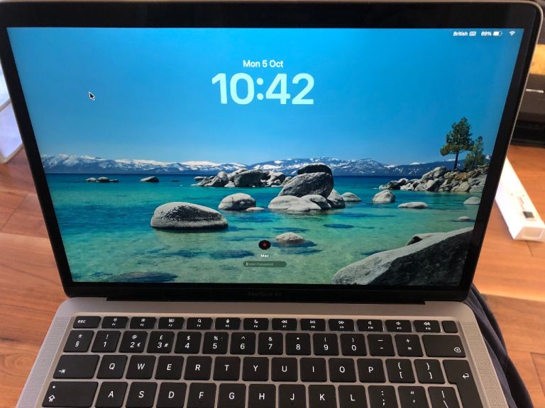 Mint New/Unused Boxed Ex-Corp Apple A2337 M1 Macbook Air Retina 8Gb 256Gb