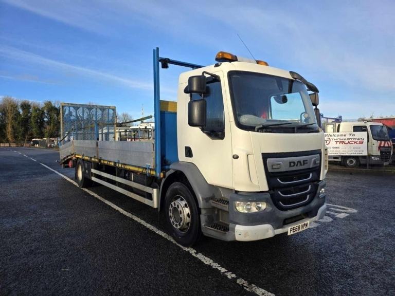 2018 DAF LF 230 with 30ft Dropside Beavertail Body