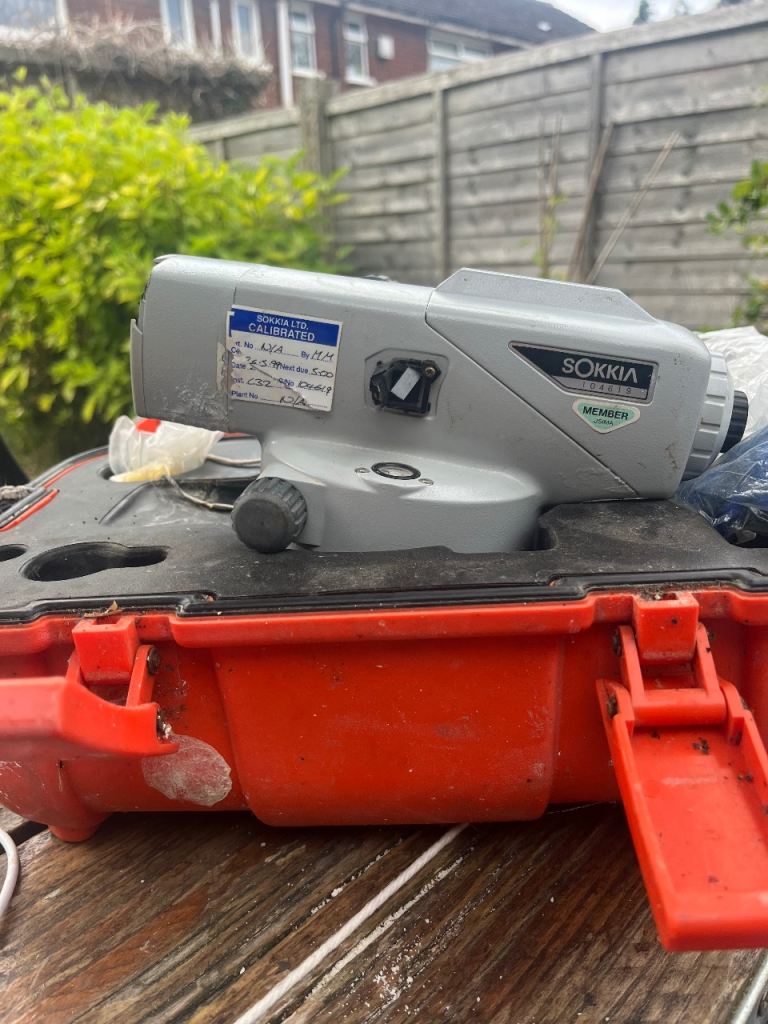 Sokkia C32 Automatic Level with Case – Fair Condition