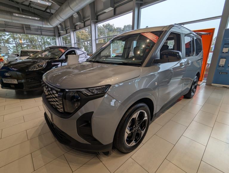 2025 Ford Tourneo Courier 100kW Titanium 43kWh 5dr Auto Estate Electric Automatic