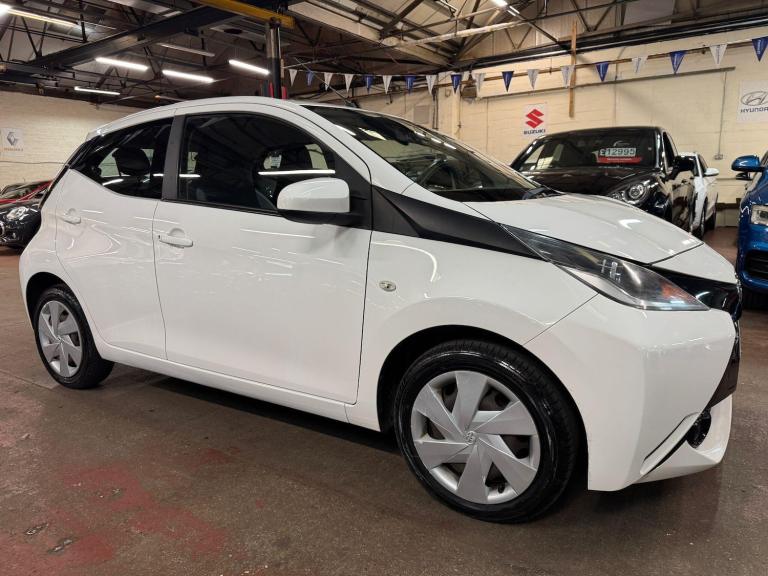 2017 Toyota AYGO 1.0 VVT-i x-play Euro 6 5dr HATCHBACK Petrol Manual