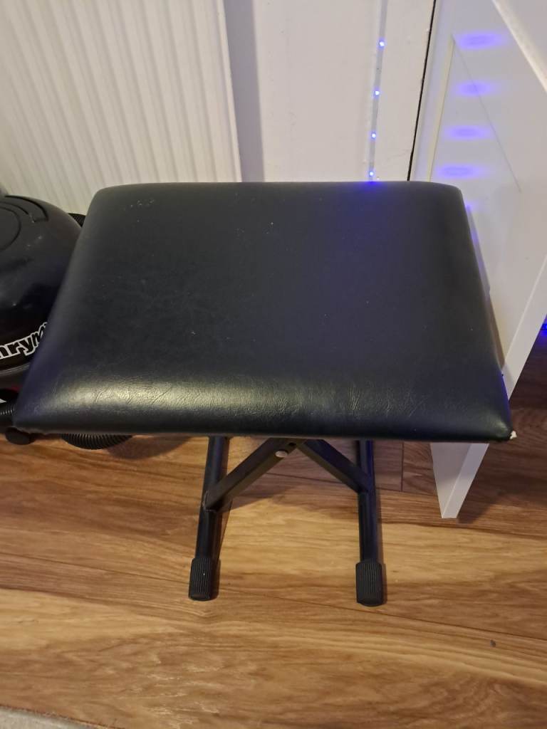Piano stool