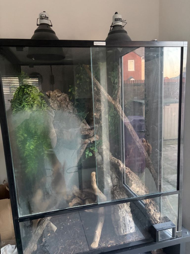 Vivarium & cabinet stand