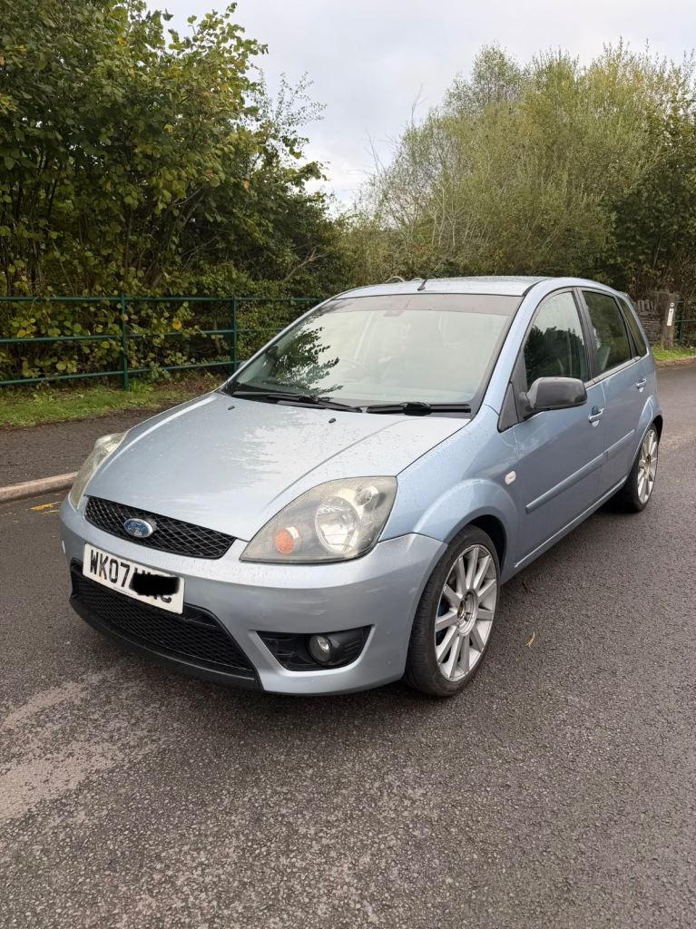 Ford fiesta  Breaking for parts 