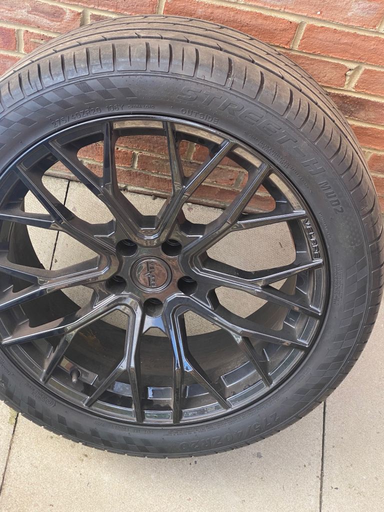 4x 20” Alloy Wheels 