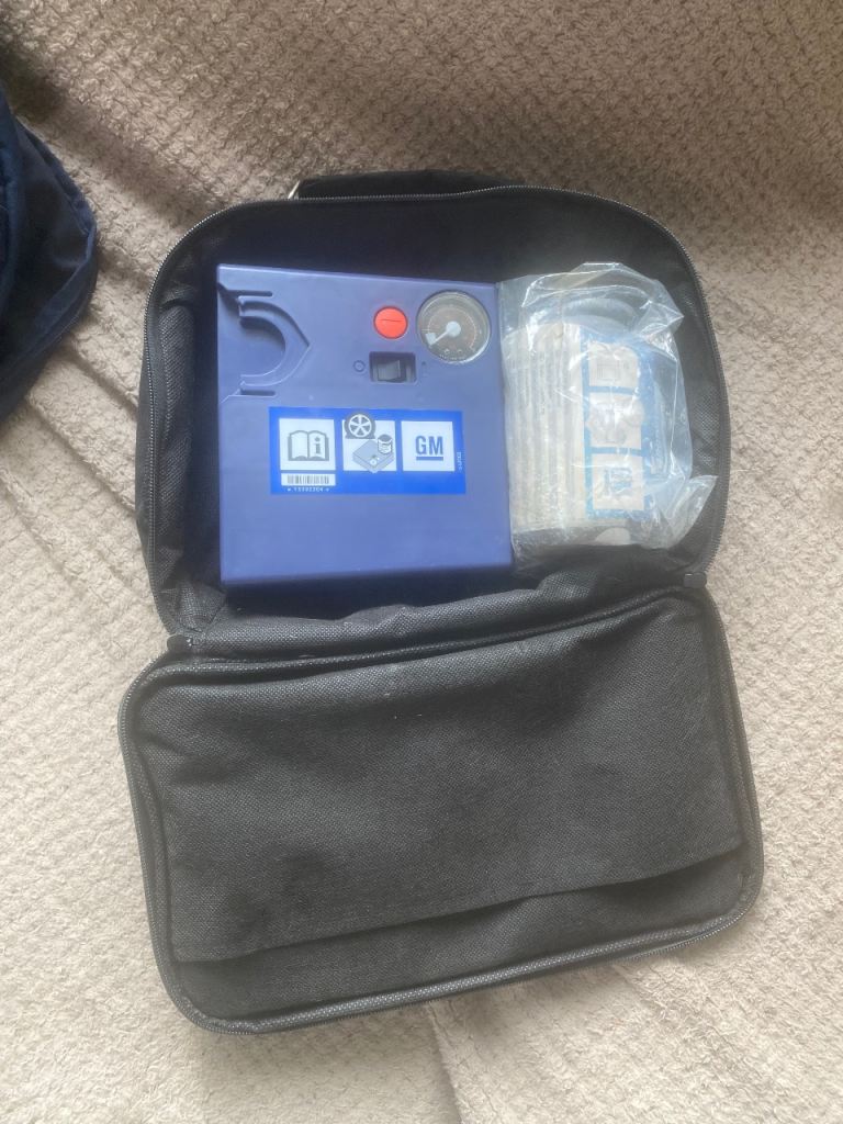 Vauxhall emergency tyre repair kit plus 12v tyre inflator and carrycase